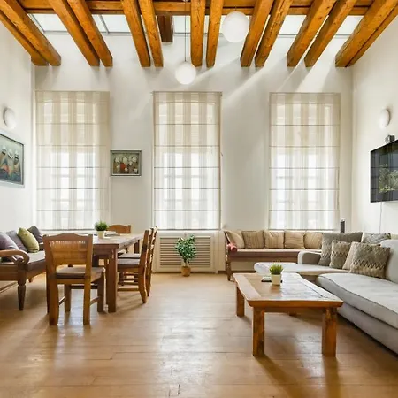 Old Port Lux Riverview Duplex In Center بلغراد